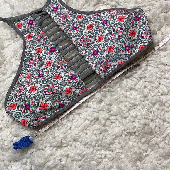 Altar’d State Swim Floral Boho Bohemian High Neck Bikini Top Pop Of Color BT21 - Picture 3 of 8